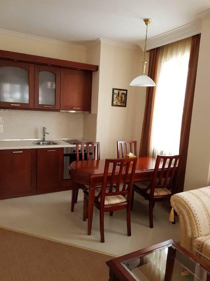Apartment In Downtown Complex Bansko Bagian luar foto